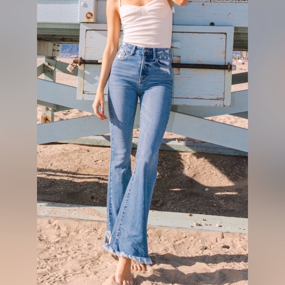 🩵💁‍♀️Jelly jeans copied Distressed stretch button fly and super comfy size one